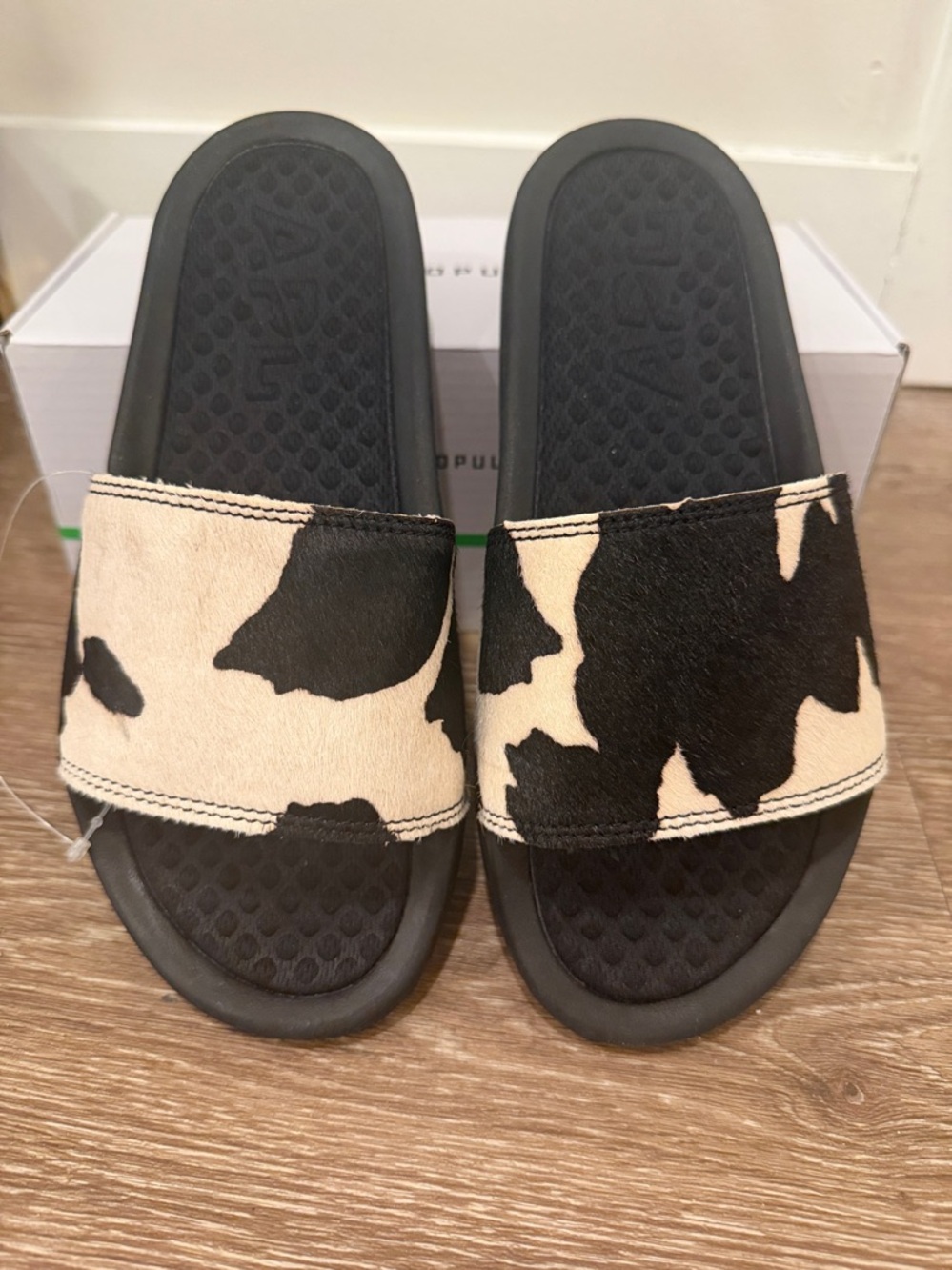 APL Iconic Slide Black White Cow Animal Print Women's Size 6 NEW